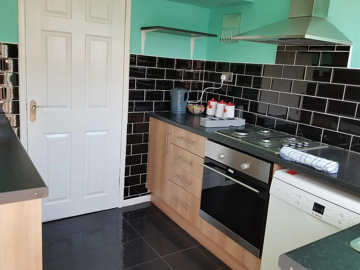 Blackpoolholidaylets Salmesbury Avenue Families And Contractors Only Villa Holiday home Blackpool